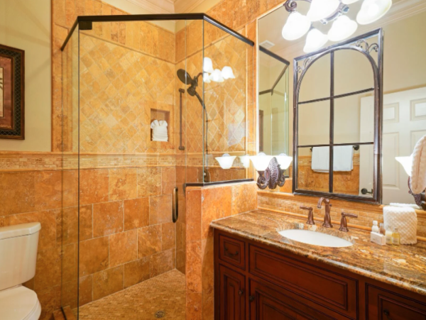 Luxurious Coastal Retreat in Miramar Beach - 7-Bedroom Home Near Beach